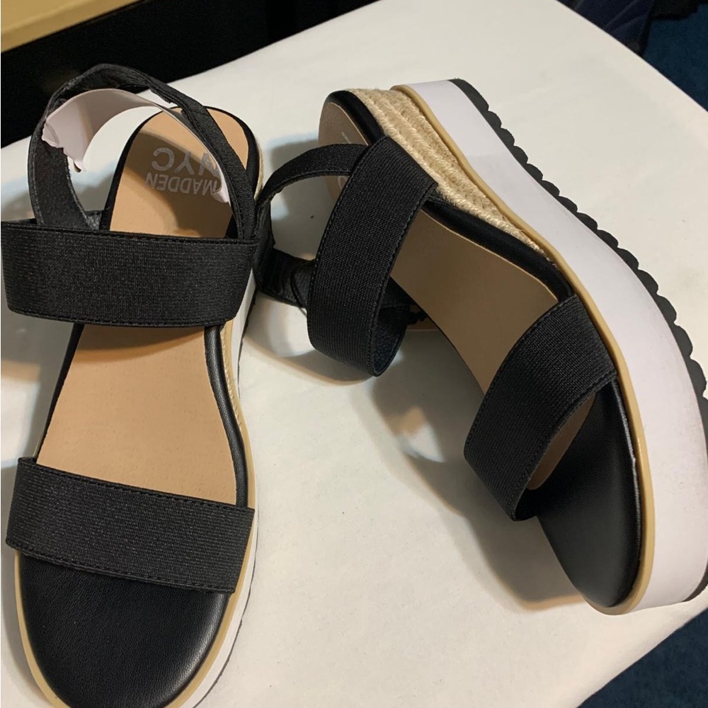 NWT! Madden NYC Women’s Talla Wedge Strappy Sandals Size 7